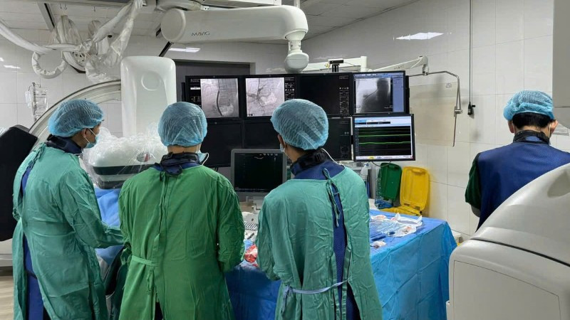 Cứu sống bệnh nhân xơ gan giai đoạn cuối bằng kỹ thuật can thiệp mạch phức tạp