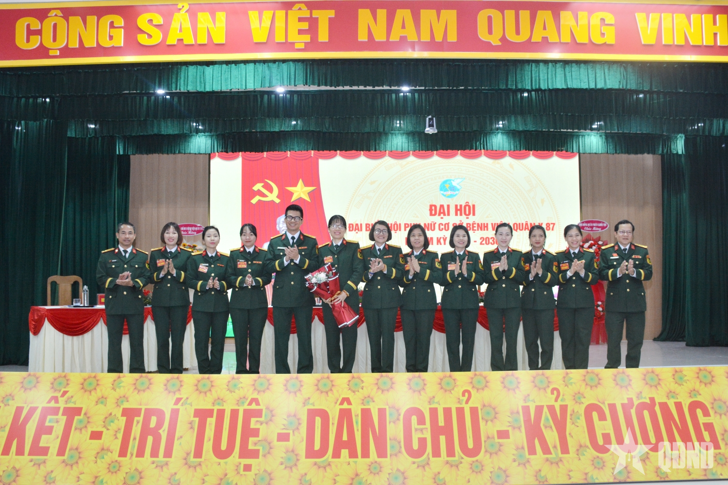 Phụ nữ Bệnh viện Quân y 87 nâng cao trình độ chuyên môn, y đức