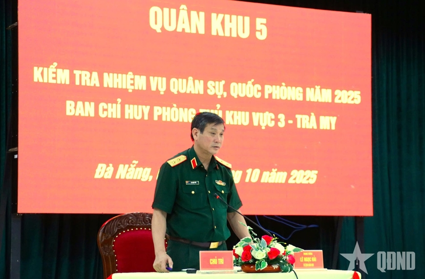 Tư lệnh Quân khu 5 kiểm tra Ban Chỉ huy Phòng thủ khu vực 3 - Trà My