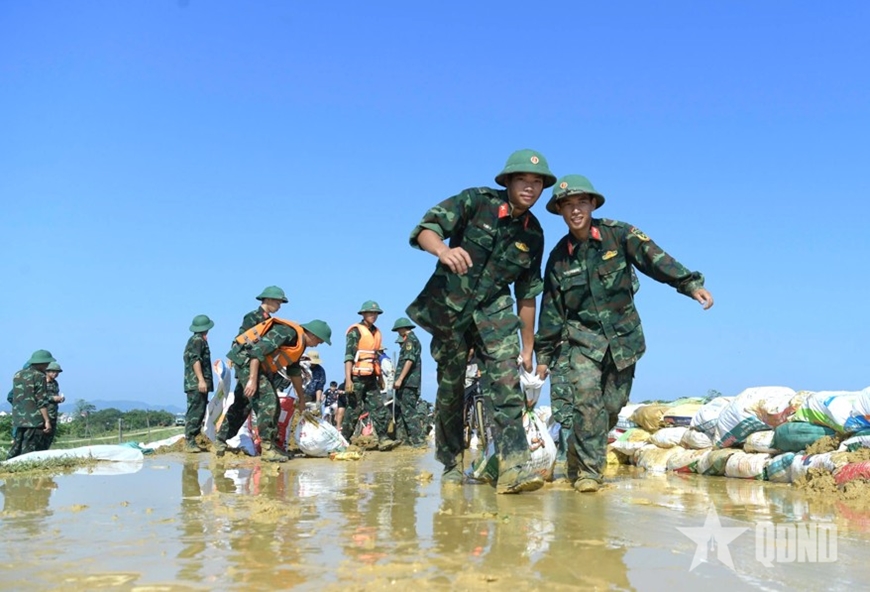 Sư đoàn 3 dốc sức hộ đê sông Cầu