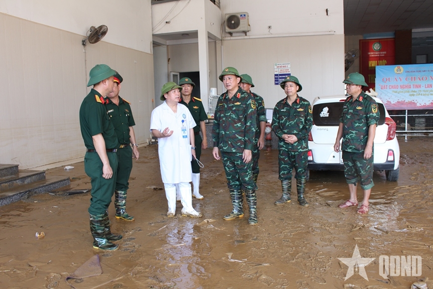 Quân khu 1: Khẩn trương giúp dân khắc phục hậu quả mưa lũ