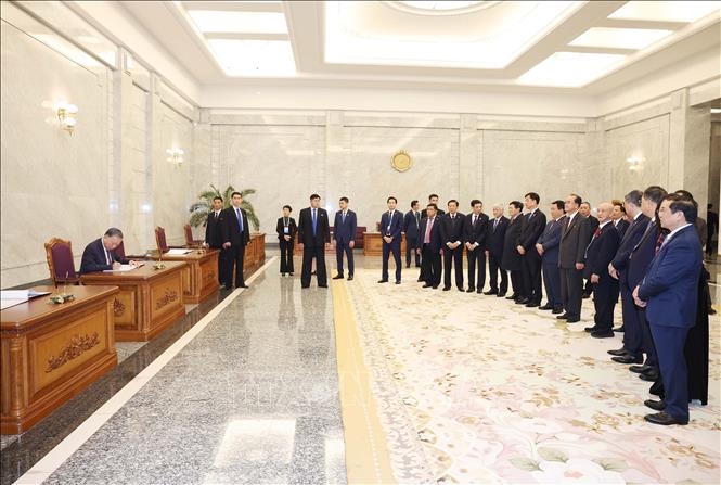 Tổng Bí thư Tô Lâm đặt hoa tưởng nhớ Chủ tịch Kim Nhật Thành, Tổng Bí thư Kim Jong-il