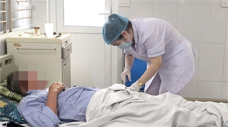 Nhiều bệnh nhân sốc và xuất huyết do mắc sốt xuất huyết