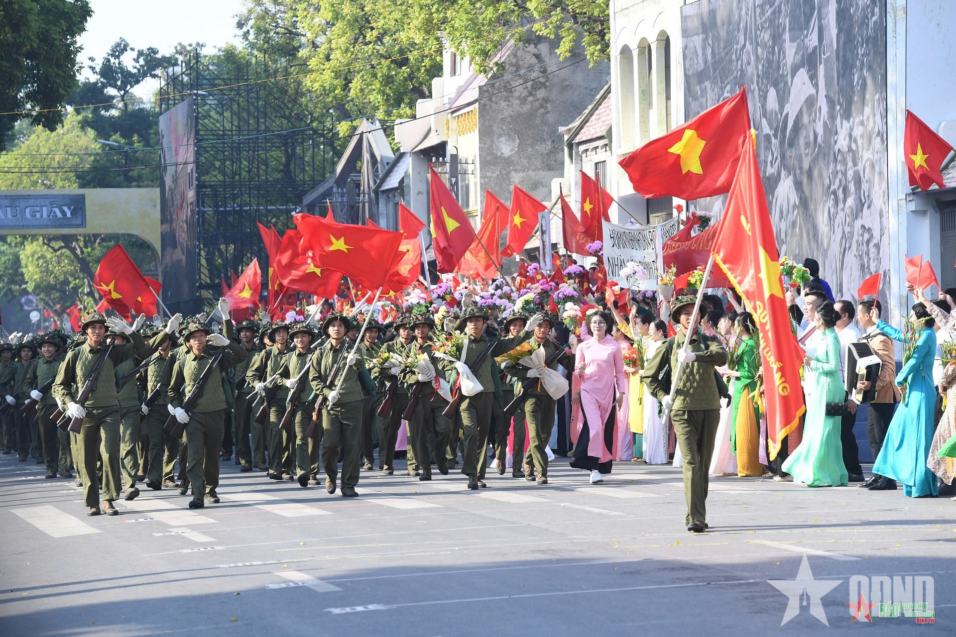 Nhân lên niềm tự hào trong Ngày giải phóng Thủ đô

