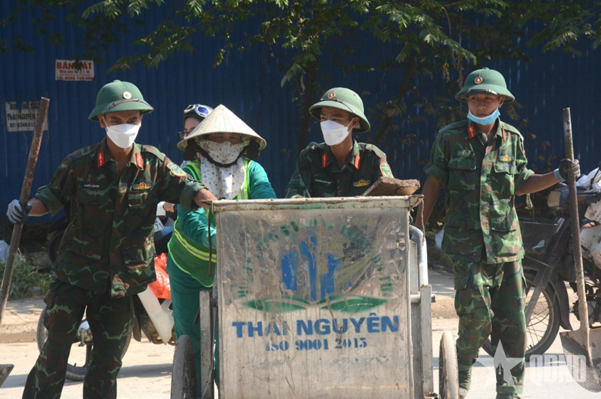 "Dọn lũ" ở phố phường trung tâm tỉnh Thái Nguyên