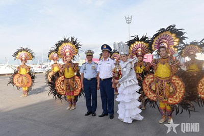 View - 	Tàu CSB 8002 kết thúc chuyến thăm, giao lưu tại Philippines
