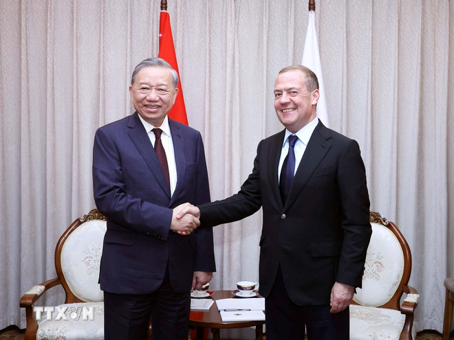 Tổng Bí thư Tô Lâm gặp Chủ tịch Đảng Nước Nga Thống nhất, Phó chủ tịch Hội đồng An ninh Liên bang Nga Dmitry Medvedev