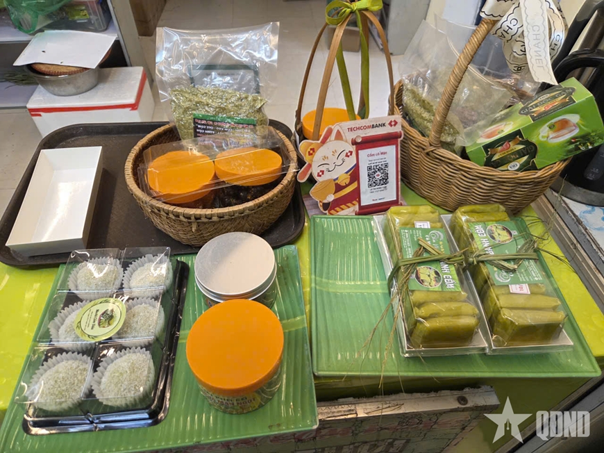 Hà Nội: Các sản phẩm từ cốm hút khách mỗi độ thu về