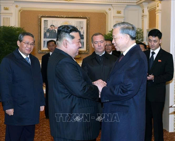 Tổng Bí thư Tô Lâm dự Lễ duyệt binh kỷ niệm 80 năm thành lập Đảng Lao động Triều Tiên