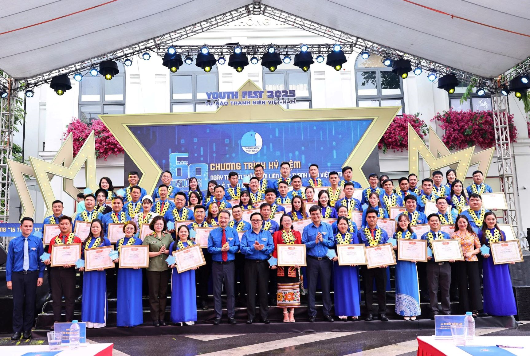 69 cán bộ Hội Liên hiệp Thanh niên Việt Nam tiêu biểu nhận Giải thưởng “15 tháng 10”