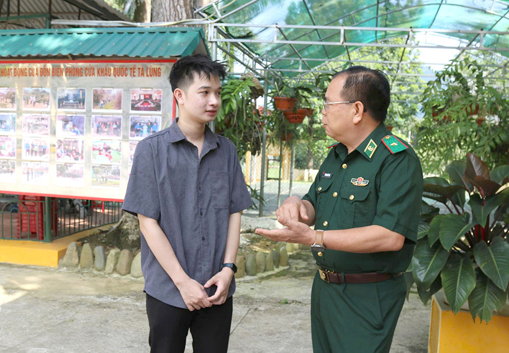 Hành trình du học của con nuôi đồn biên phòng