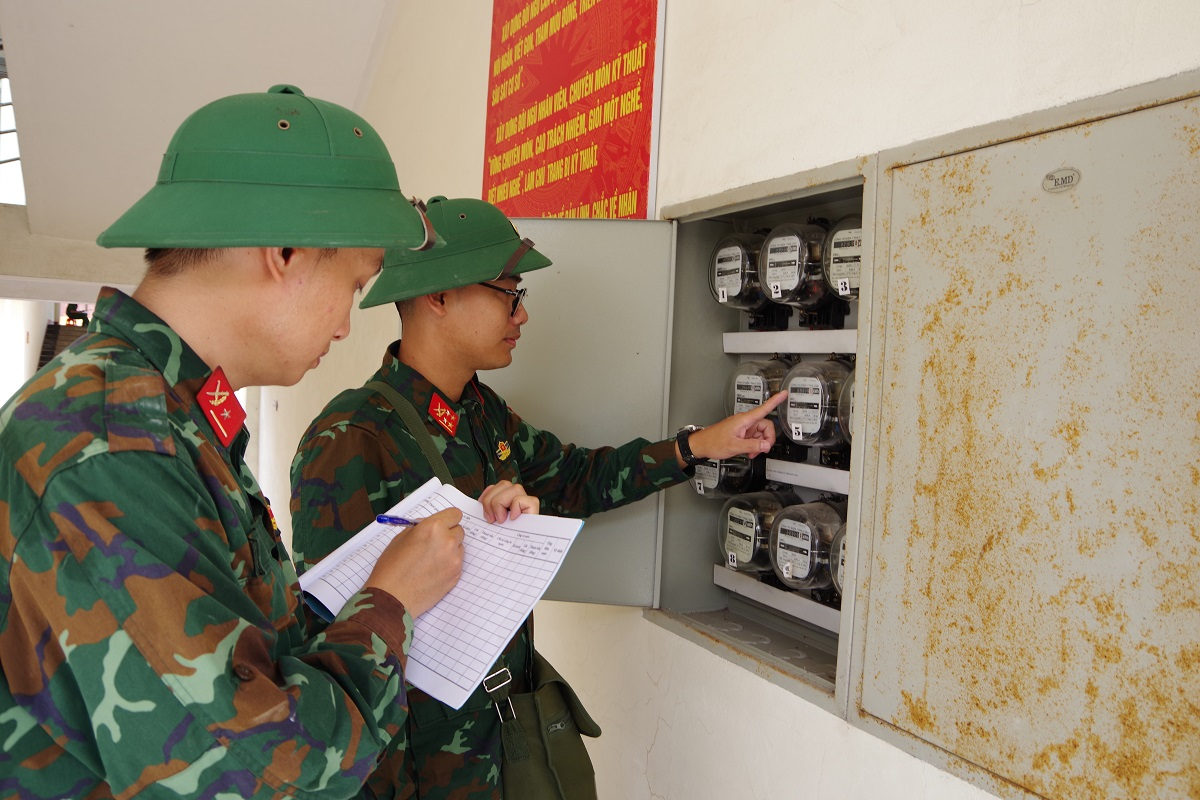 Cần điều chỉnh tiêu chuẩn điện, nước sinh hoạt cho bộ đội