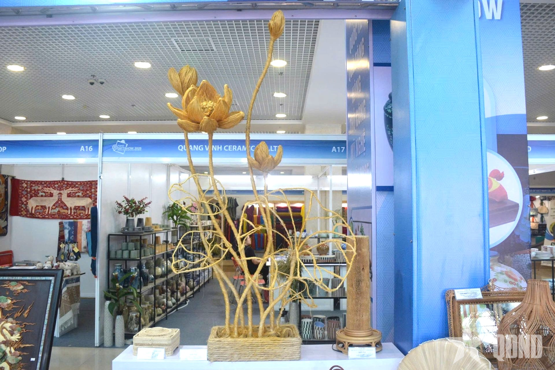 Sản phẩm thủ công mỹ nghệ làm từ thân cây chuối