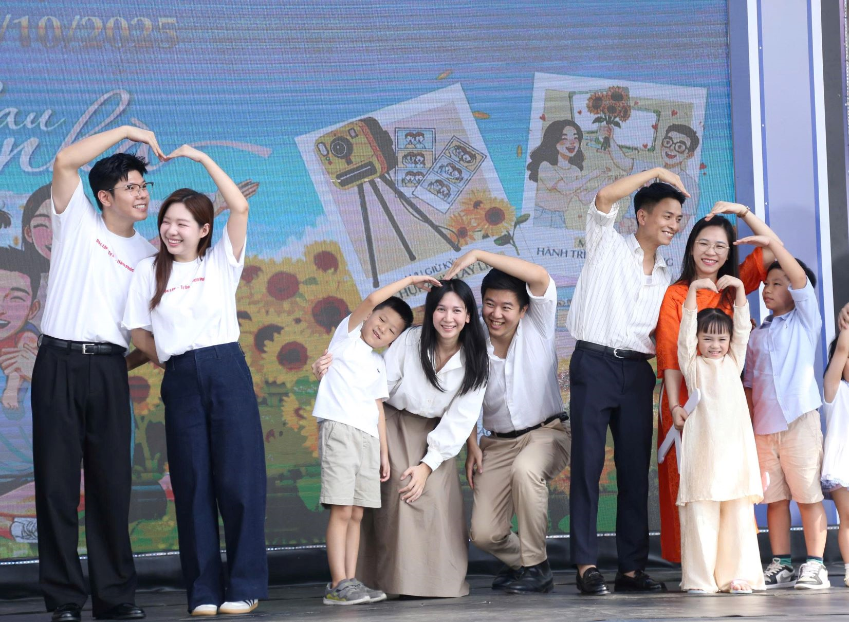 Sôi nổi Ngày hội Gia đình trẻ hạnh phúc