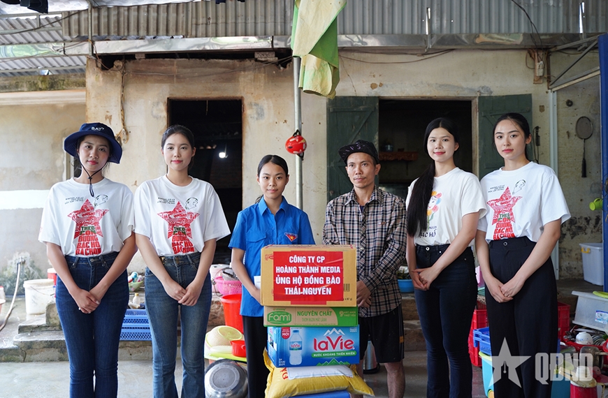 Hoa hậu Việt Nam tham gia tiếp sức đồng bào vùng lũ Thái Nguyên