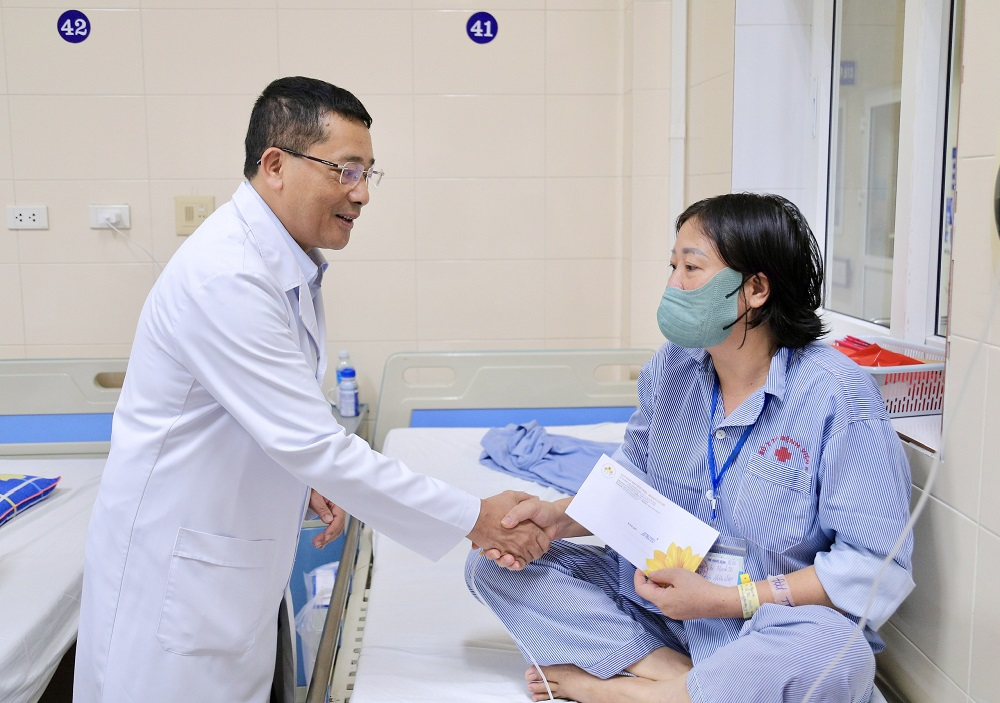 Bệnh viện K: Hỗ trợ 235 bệnh nhân ung thư đang điều trị, chịu ảnh hưởng bởi bão lũ 