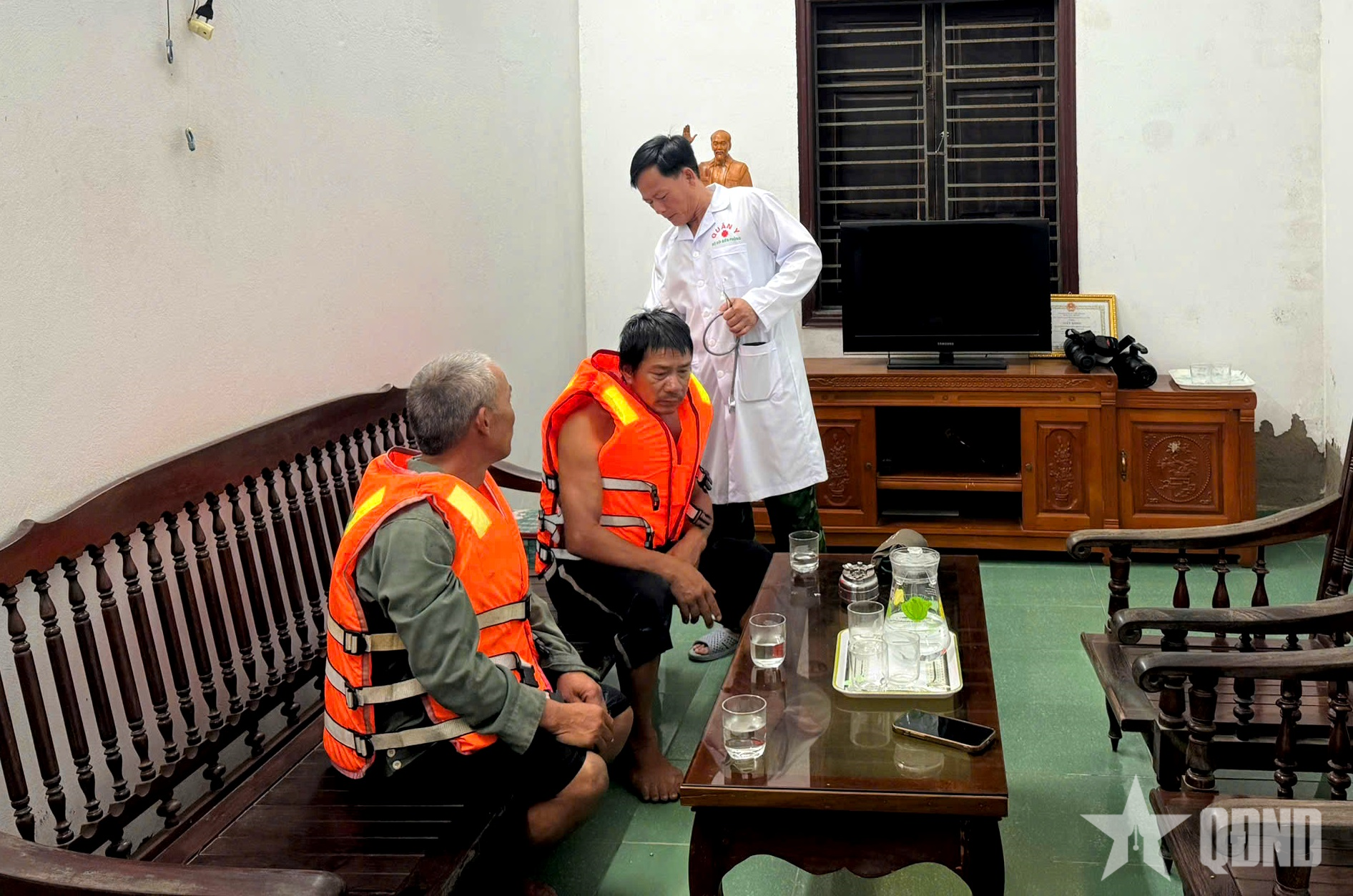 Đồn Biên phòng Cát Hải kịp thời cứu nạn 3 thuyền viên