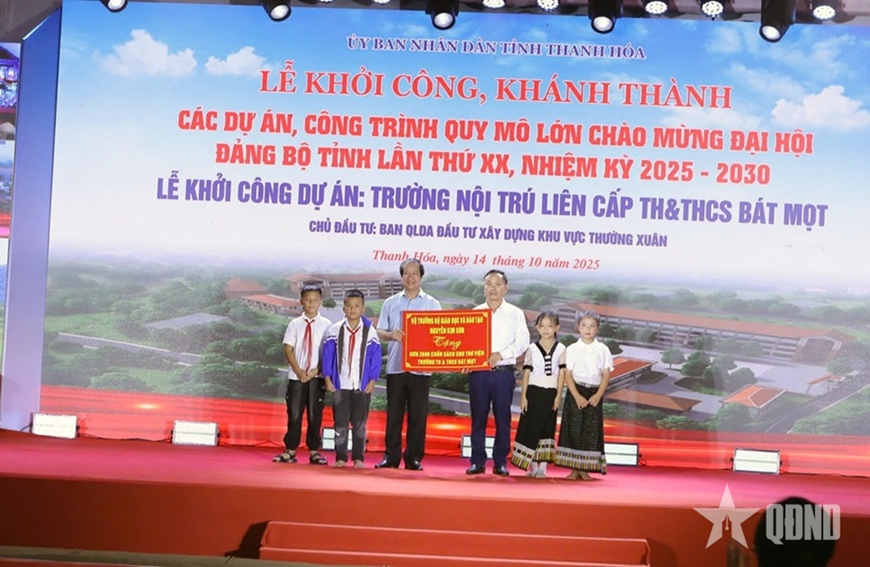 Thủ tướng Phạm Minh Chính dự lễ khởi công Trường nội trú liên cấp Tiểu học và THCS Bát Mọt (Thanh Hóa)