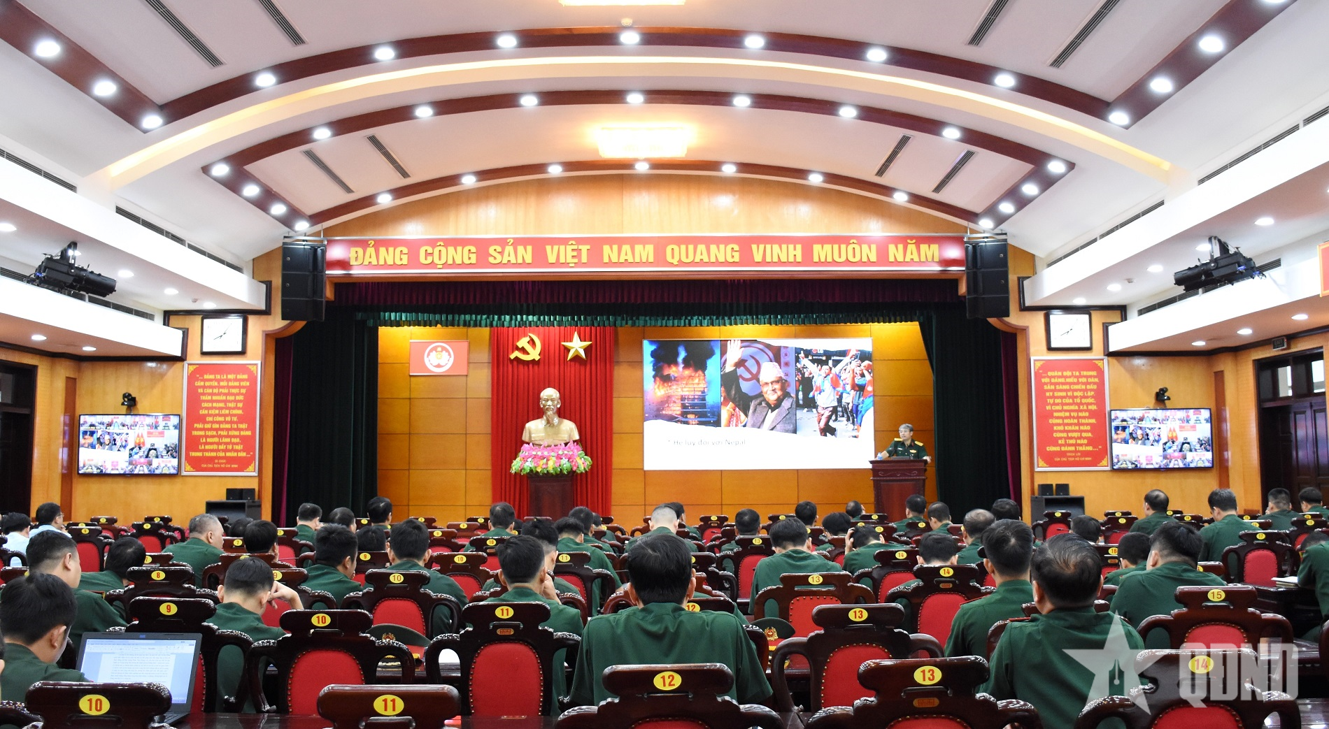 Bồi dưỡng báo cáo viên toàn quân tháng 10-2025