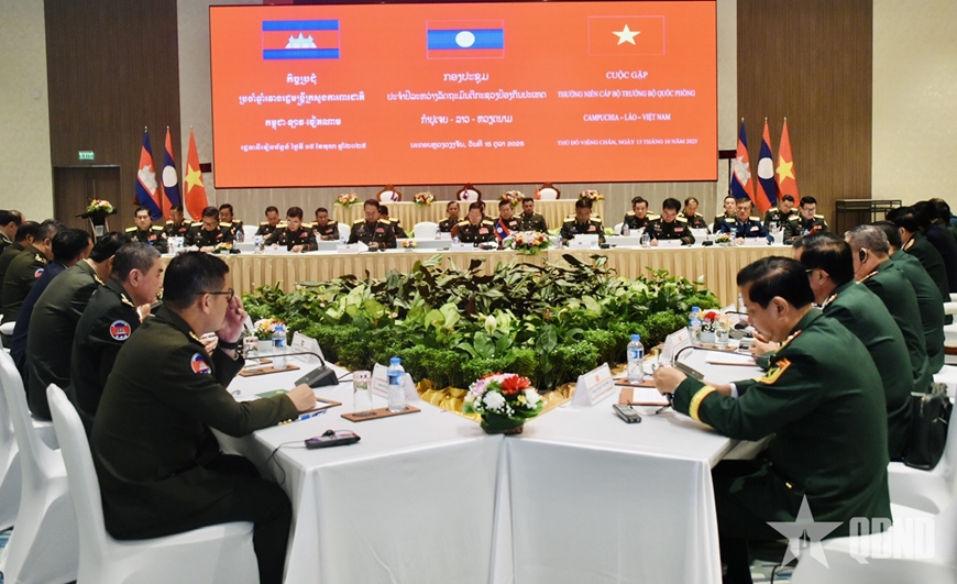 Cuộc gặp Bộ trưởng Bộ Quốc phòng 3 nước Việt Nam - Lào - Campuchia