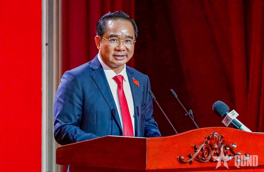 Xây dựng TP Hồ Chí Minh phát triển nhanh, bền vững, hội nhập và hiện đại, nghĩa tình