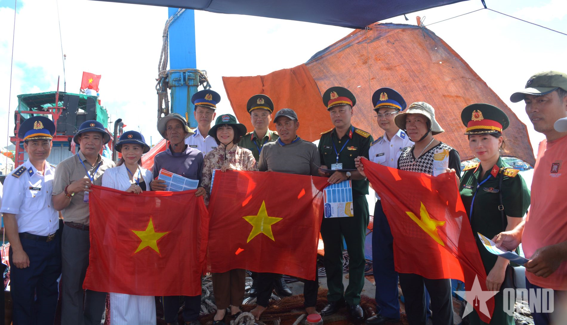 Bộ tư lệnh Vùng Cảnh sát biển 2 thực hiện nhiều hoạt động ý nghĩa tại Đặc khu Lý Sơn