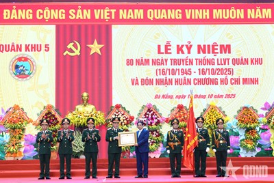 View - 	Thủ tướng Chính phủ Phạm Minh Chính dự lễ kỷ niệm 80 năm