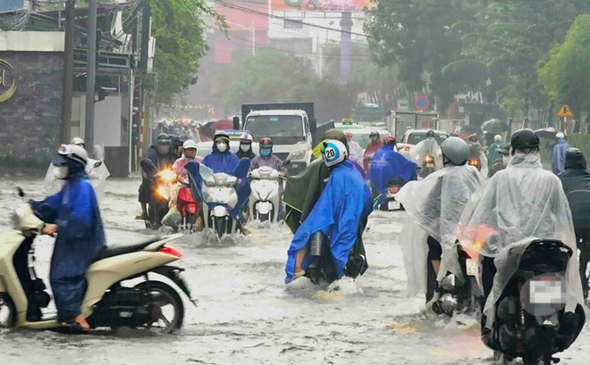 Thực hiện tốt công tác Đảng, công tác chính trị trong ứng phó mưa lớn, lũ quét