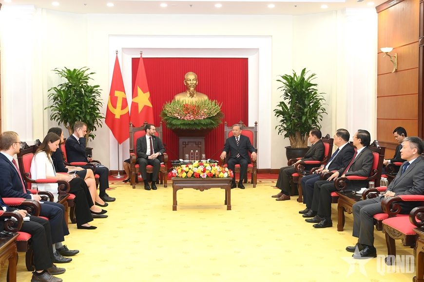 Tổng Bí thư Tô Lâm tiếp Đại sứ Anh tại Việt Nam