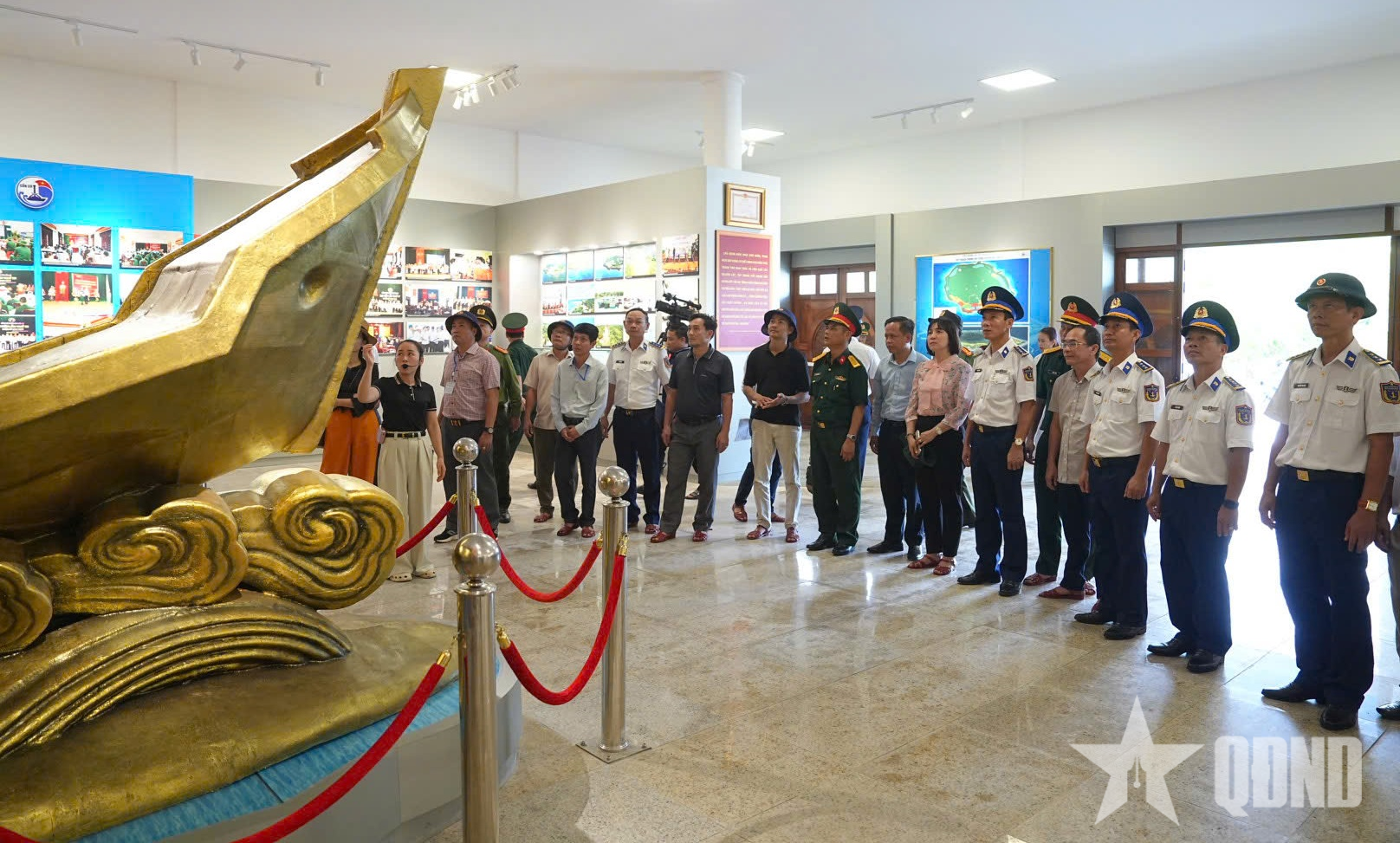 Vùng Cảnh sát biển 2 và các địa phương thăm, làm việc tại Đặc khu Cồn Cỏ