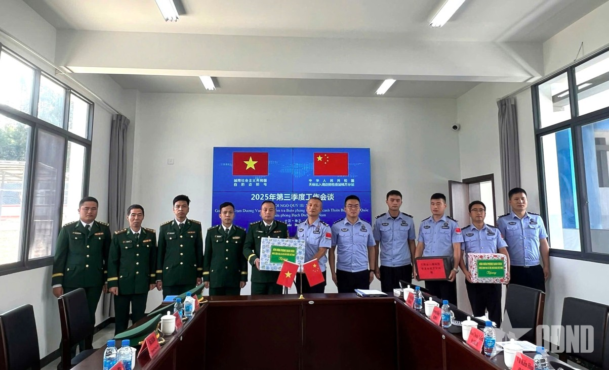 Hội đàm giữa Đồn Biên phòng Bạch Đích (Việt Nam) và Phân trạm Dương Vạn (Trung Quốc)