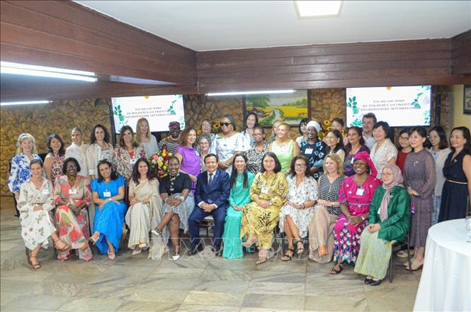 Gặp gỡ hữu nghị “Bác Hồ, Phụ nữ Việt Nam và tinh thần đoàn kết quốc tế” tại Brazil