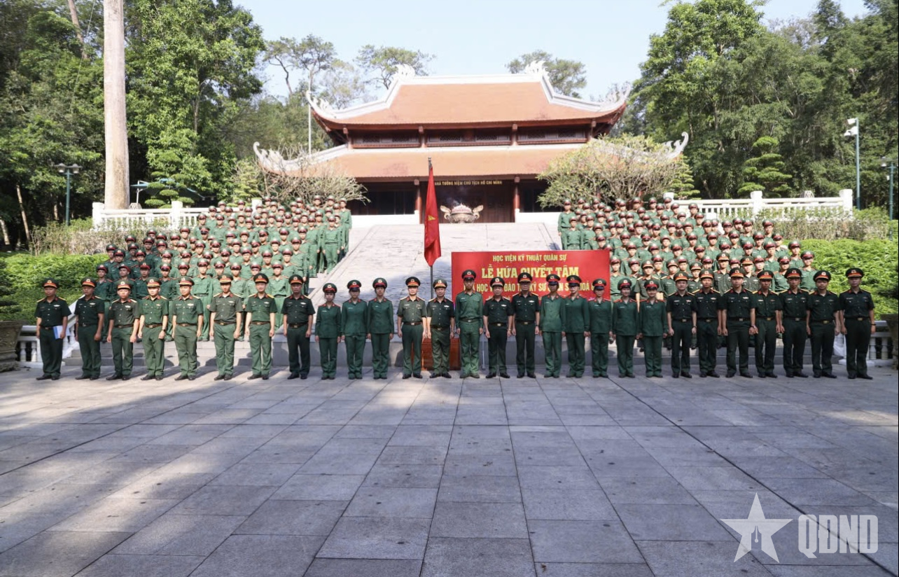 Học viện Kỹ thuật Quân sự tổ chức Lễ hứa quyết tâm của học viên đào tạo kỹ sư quân sự Khóa 61