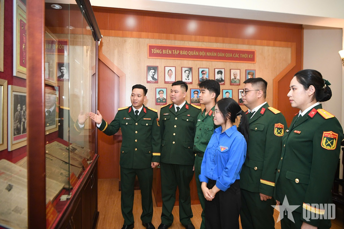 Từ “Tiếng súng reo” đến Báo Quân đội nhân dân