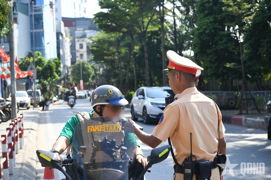 Kiểm tra nồng độ cồn hôm nay (19-10): Hơn 1/2 số người vi phạm ở độ tuổi 36 - 55