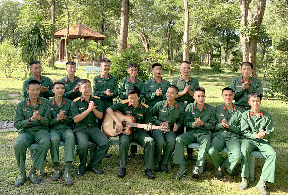 Thắp lửa nhiệt huyết của lính trẻ miền Đông