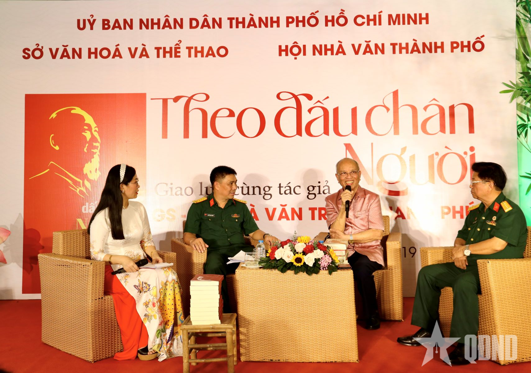 Gặp gỡ, giao lưu về truyện ký “Theo dấu chân Người”