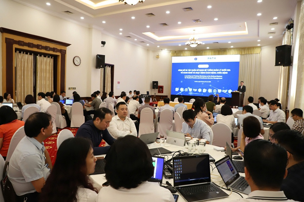 Triển khai thực hiện hệ thống quản lý quốc gia về hành nghề và hoạt động khám, chữa bệnh