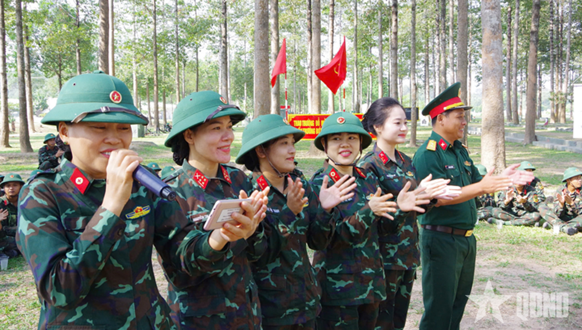 Phụ nữ Sư đoàn 9 xây dựng đơn vị, 