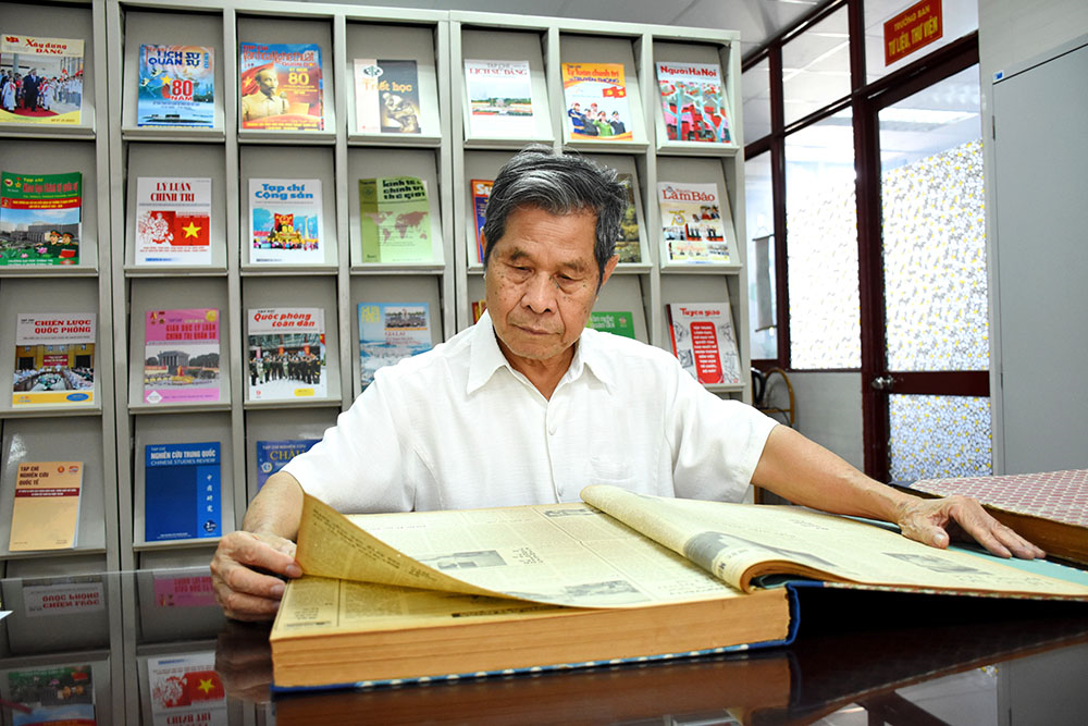 Đam mê viết và cộng tác với tờ báo chiến sĩ