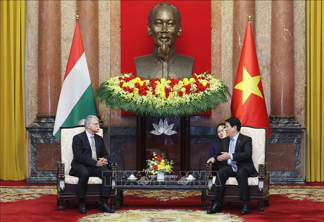 Chủ tịch Quốc hội Hungary Kover Laszlo kết thúc chuyến thăm chính thức Việt Nam