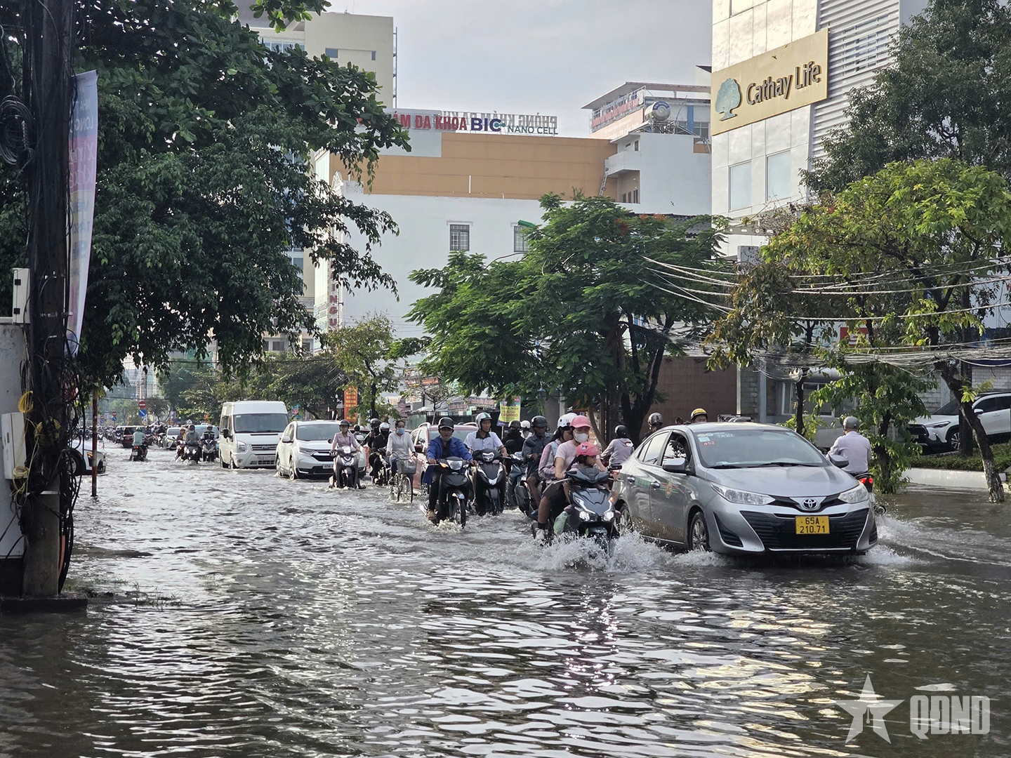 Cần Thơ: Triều cường gây khó khăn cho người dân