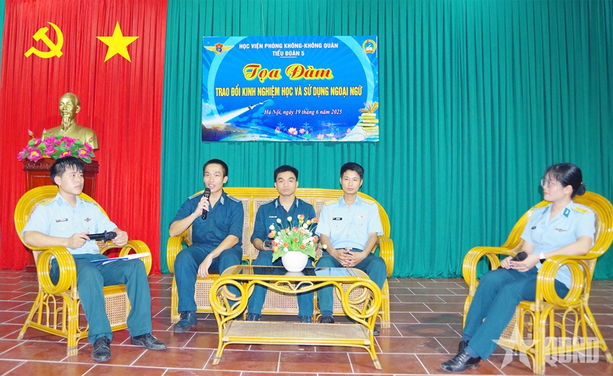 Xây dựng 'môi trường ngoại ngữ' ở Học viện Phòng không - Không quân