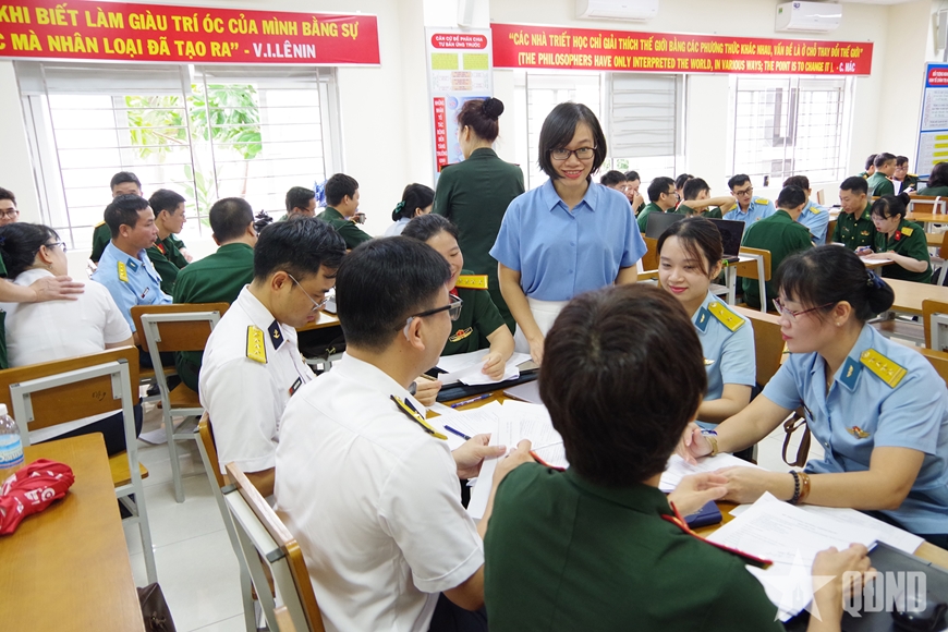 Xây dựng 'môi trường ngoại ngữ' ở Học viện Phòng không - Không quân