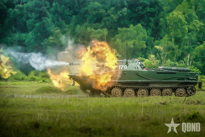 Lữ đoàn Tăng thiết giáp 416 (Quân khu 9): “Lửa thép” trên thao trường