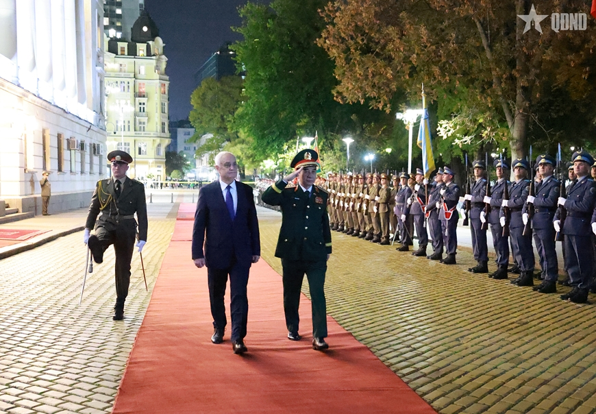 Đại tướng Phan Văn Giang hội đàm với Bộ trưởng Bộ Quốc phòng Bulgaria