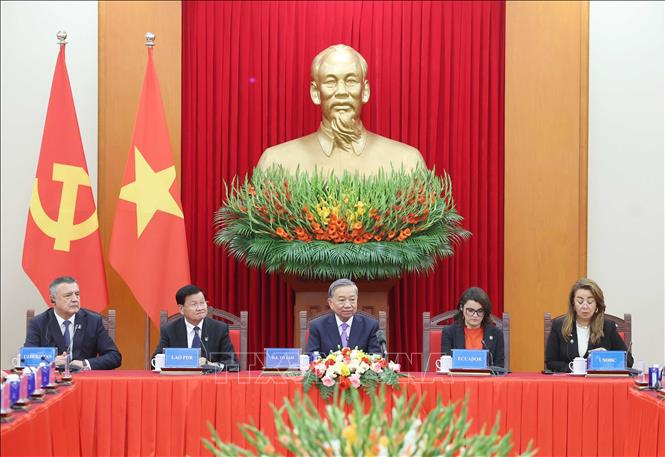 Tổng Bí thư Tô Lâm tiếp trưởng đoàn các nước tham dự Lễ mở ký Công ước Hà Nội