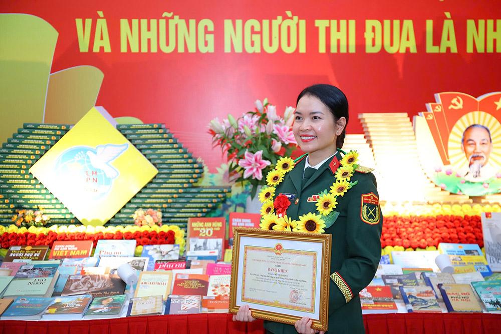 “Tiếp lửa” cho phong trào phụ nữ 