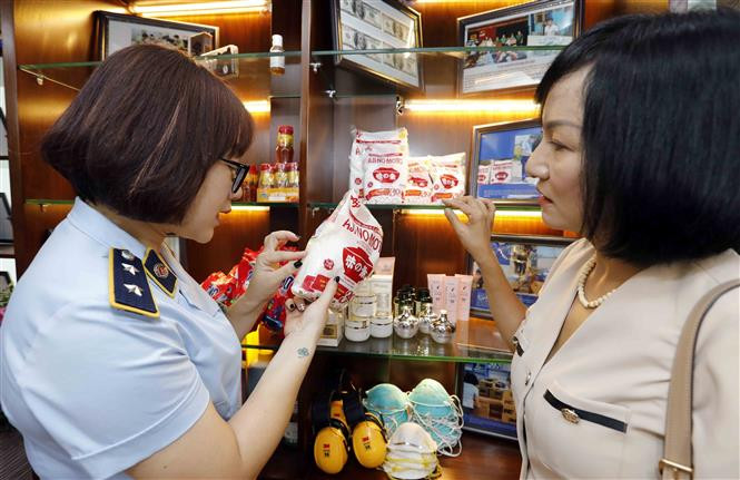 Tăng cường giám sát thị trường để đẩy lùi hàng giả, hàng nhái