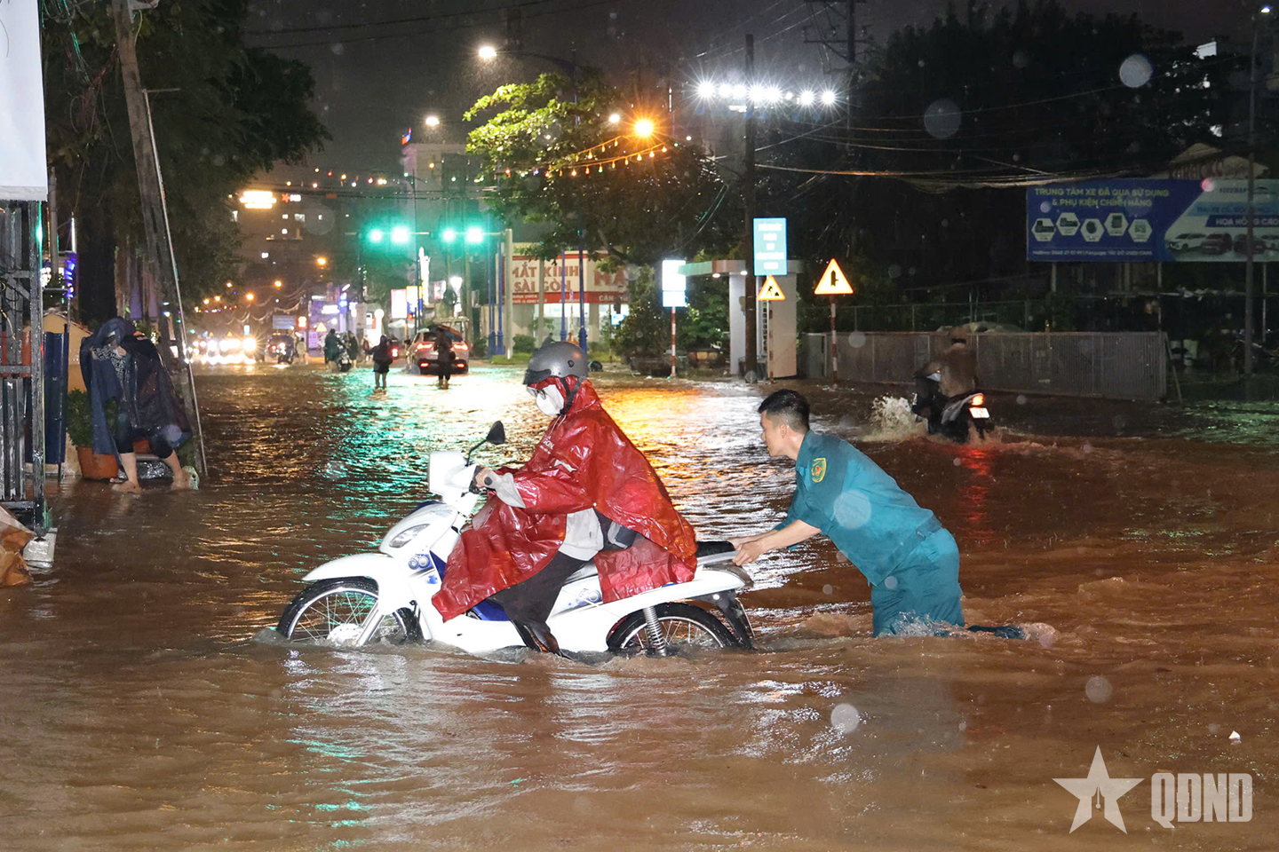 Cần Thơ: Triều dâng- tình người dâng cao hơn thế